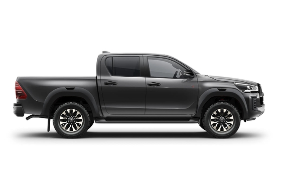 4X4ピックアップトラック マルチリンクの後ろサスペンションとLEDヘッドライト付きの中古トヨタヒラックス