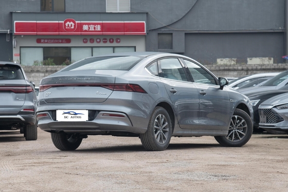 最大出力 150-200PS BYD Qin Plus Dm-I ハイブリッド電気自動車 セダン 左方向