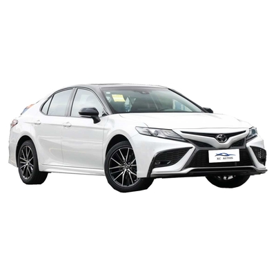 2018年 トヨタ・キャムリー LEDヘッドライト付きの中古車 2エンジンのピークモデル 5席