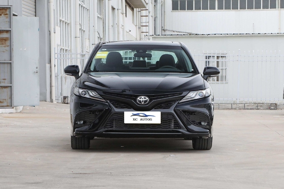 2018年 トヨタ・キャムリー LEDヘッドライト付きの中古車 2エンジンのピークモデル 5席
