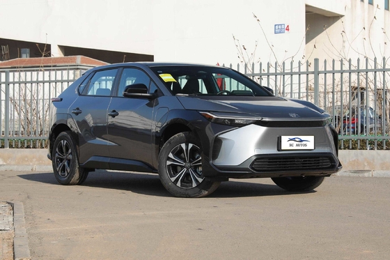2023 トヨタ Bz4X ロングレンジ 電動自動車 SUV 後部カメラと電気で使用