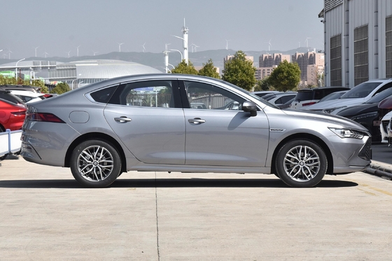 2024 BYD QIN Plus DM-i Honor Edition 55kmリードランゲージ 4ホイール車両 正常クルーズコントロール