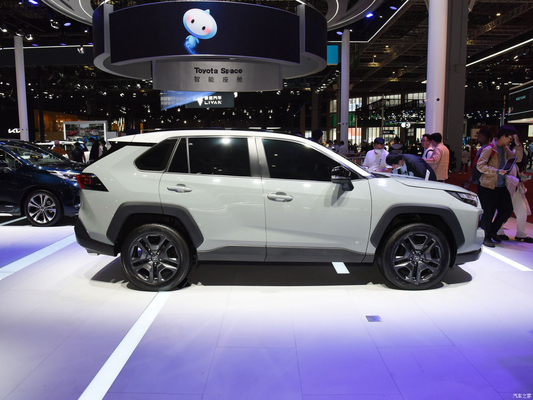 最大トルク Nm 200-300Nm トヨタ RAV4 5ドア 5人座 2020 Rva4 燃料 コンパクト SUV