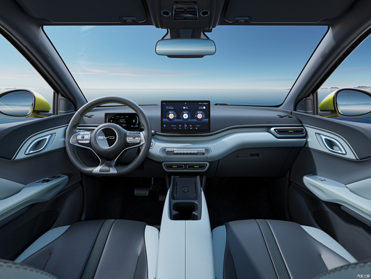 BYDのヘッチバックの電動ステアリングシステムで スムーズ運転を体験
