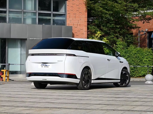 多機能ステアリングホイール 2023 Xpeng X9 Euro VI 4WD 7席 MPV 電動車
