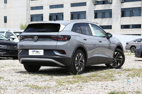 フォルクスワーゲン ID4 CROZZ PURE SUV 電気自動車で未来に挨拶