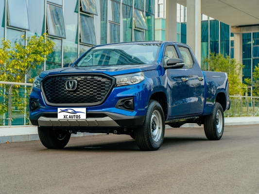 2024 チャンガンハンター F70 ナイト エディション 4x4 自動ギアボックスとTPMS付きピックアップトラック