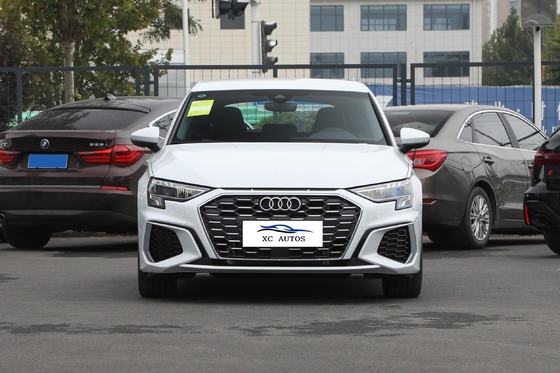 1-25000 マイル 走行距離 アウディ A3 スポーツバック 高級セダン 中古  benzin と コンパクト SUV