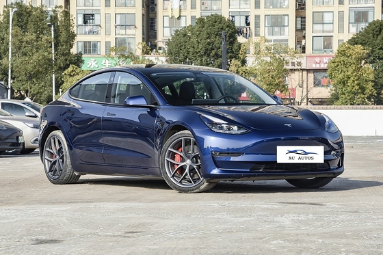 成人テスラモデル3 - 最大トルク200~300Nmと電気駐車ブレーキのEVカー