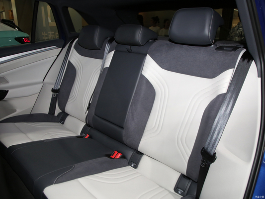 タッチスクリーンとESC  Volkswagen ID4 Crozz EV SUV オフロード車両のための完璧な組み合わせ
