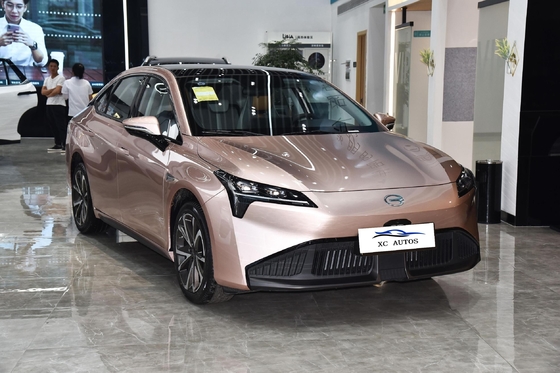 4 ドア 5 座席 AION 中古車 電気自動車 左方向車と日差し屋根