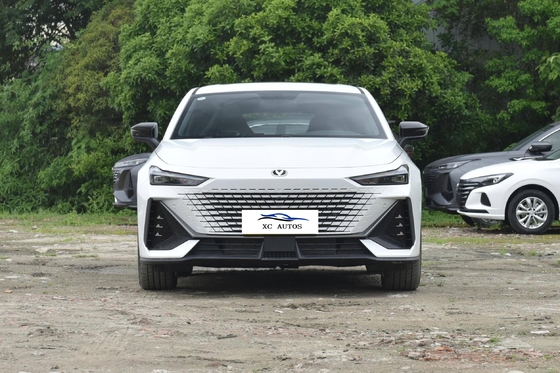 チェンガンユニブ 5ドア5座ハッチバック 左方向の電気ハイブリッド車