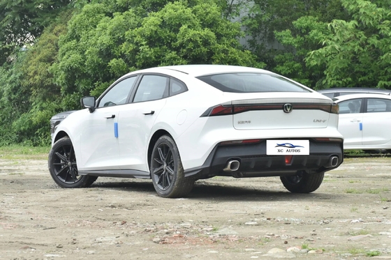 チェンガンユニブ 5ドア5座ハッチバック 左方向の電気ハイブリッド車