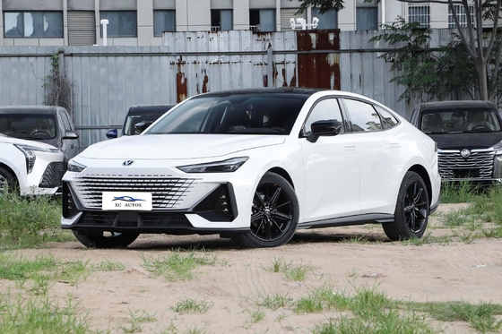 チェンガンユニブ 5ドア5座ハッチバック 左方向の電気ハイブリッド車