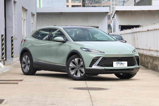 ブイークE4 5ドア5人乗りSUV 高級カーディガン構造とガソリンエネルギータイプ