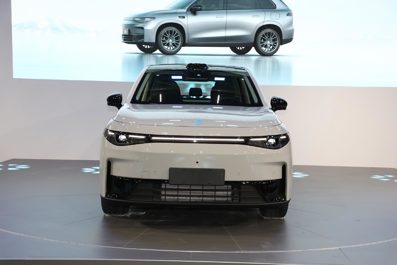 リープモーター C01 2023 モデル 525 コンフォート フロント 4 リア 4 ラダー付き 高速電動車