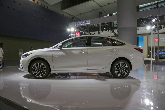 優れた価値 チャンガン EADO EV 460 電動車 EV セダン 5 ドア 5 席 車体構造