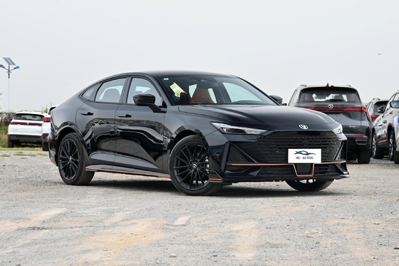 チャンガンユニ-V 1.5t Idd 113 Km 5 ドア 5 シート コンパクト SUV ハイブリッドカーへのエネルギープラグ 1