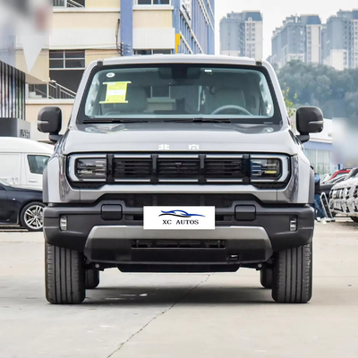 北京Bj40 屋根付き ガソリンSUV 車 2.3t 大型車 中古車