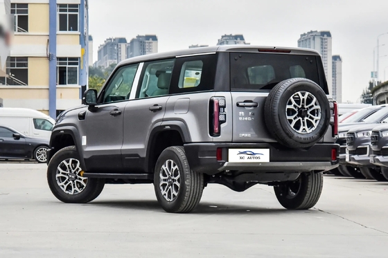 北京Bj40 屋根付き ガソリンSUV 車 2.3t 大型車 中古車