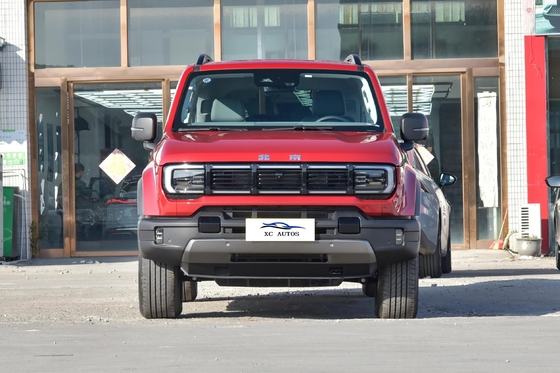 北京Bj40 屋根付き ガソリンSUV 車 2.3t 大型車 中古車