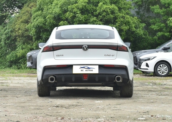 CHANGAN UNI-V バージョン コンパクトカー 1.5T 188hp L4 5ドア 5座ヘッチバック 7速ダブルクラッチ DCT