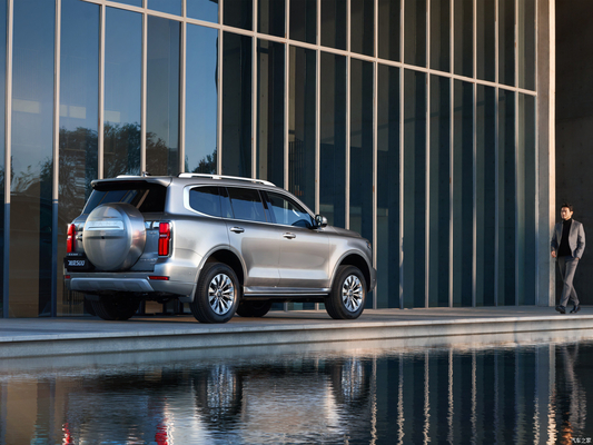 超高価な革シート グレイトワールタンク500 燃料用SUV オフロード車両 R18 タイヤサイズ