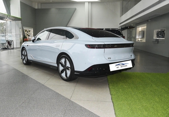 タッチスクリーンとフロント4 リア2 ラダー ヴォヤ ズイグアング 電動車 2023ver. 580km 標準レンジ 中型SUV