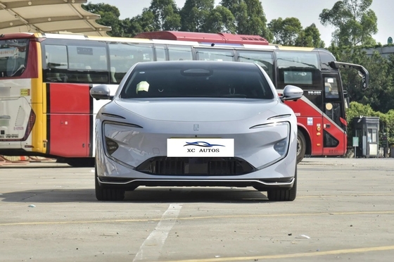 2024 700 トリプルレーザー 後部駆動 高級型 中型・大型車 4ドア5座車体構造