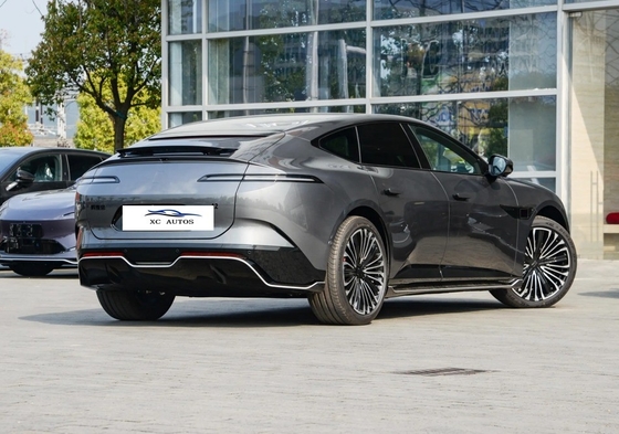 4ドア5座車体構造 アバター12 EV 2024 650 トリプルレーザー 4WD パフォーマンスエディション