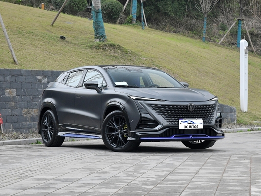チャンガンユニ-T 1.5T 2.0T 188HP 138KW 300NM パノラマ式太陽屋根付きガス/ガソリン コンパクトSUV
