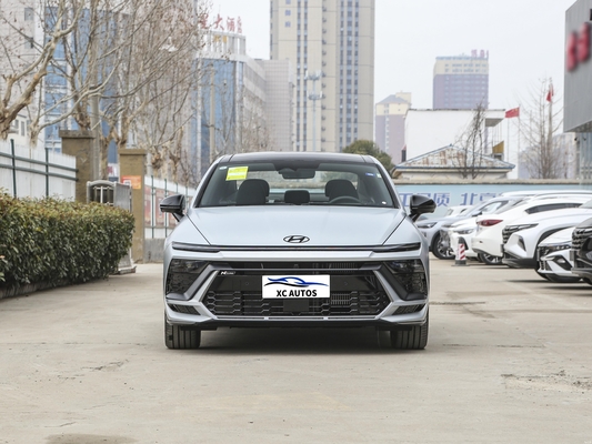 2024 ソナタ 2.0T FWD オートマティックギアボックス レザーシートとR19タイヤ ユーロVI対応