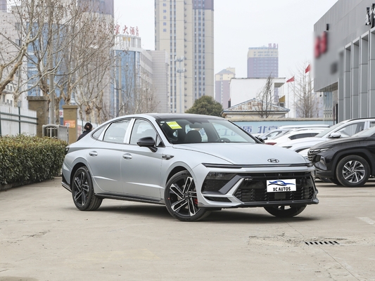 2024 ソナタ 2.0T FWD オートマティックギアボックス レザーシートとR19タイヤ ユーロVI対応
