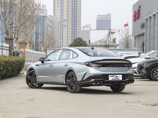 2024 ソナタ 2.0T FWD オートマティックギアボックス レザーシートとR19タイヤ ユーロVI対応