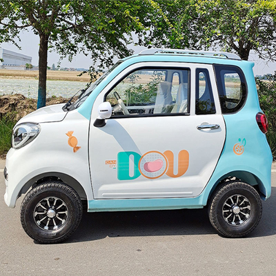 4ドア4席のEVカー ミニ電気自動車 成人のための 最大速度60-120km/h マイル 50km