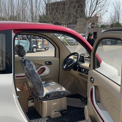 4ドア4席のEVカー ミニ電気自動車 成人のための 最大速度60-120km/h マイル 50km