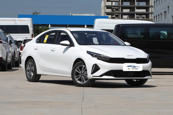 2024 輸入 KIA K3 セダン 車 360° 後部カメラ 高速ガスと革のシート素材