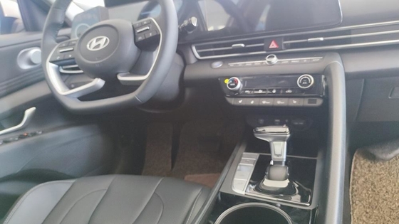 レーダー式 Hyundai Elantra 2024 電気ステアリングシステムとL*W*H mm 4720*1810*1415