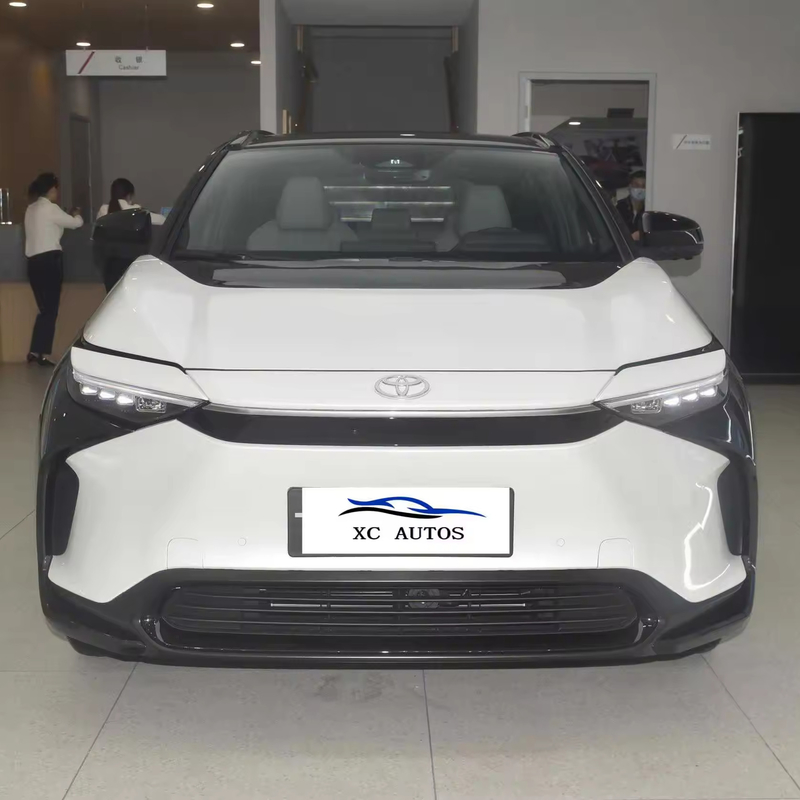 2023 トヨタ Bz4X ロングレンジ 電動自動車 SUV 後部カメラと電気で使用