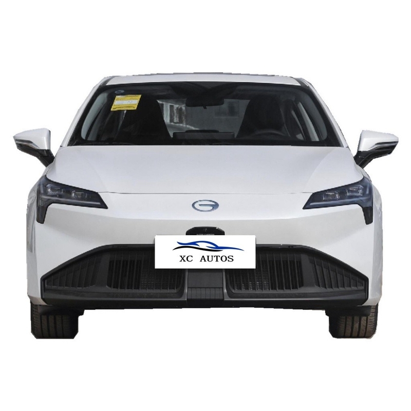 4 ドア 5 座席 AION 中古車 電気自動車 左方向車と日差し屋根