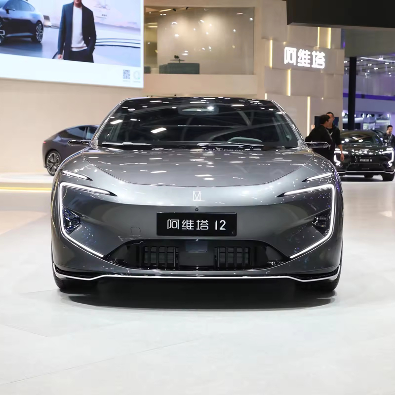 アバター12 電気自動車と多機能のステアリングホイール