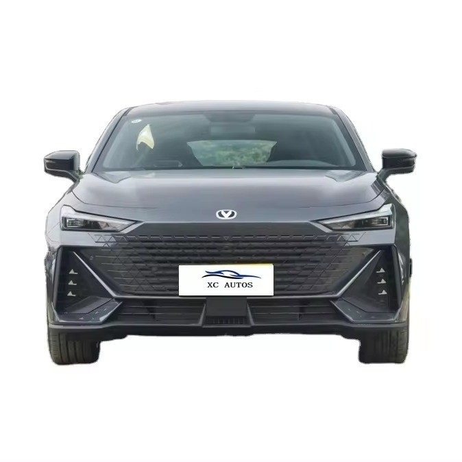 CHANGAN UNI-V バージョン コンパクトカー 1.5T 188hp L4 5ドア 5座ヘッチバック 7速ダブルクラッチ DCT