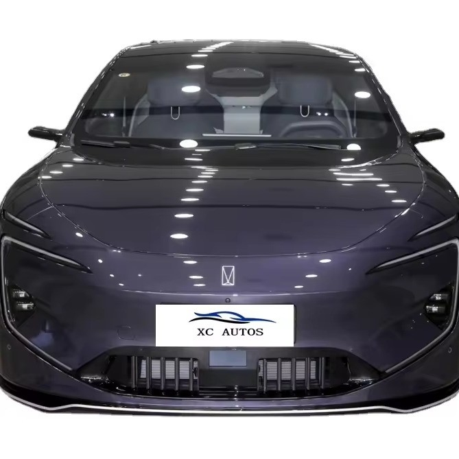 2024 700 トリプルレーザー 後部駆動 高級型 中型・大型車 4ドア5座車体構造