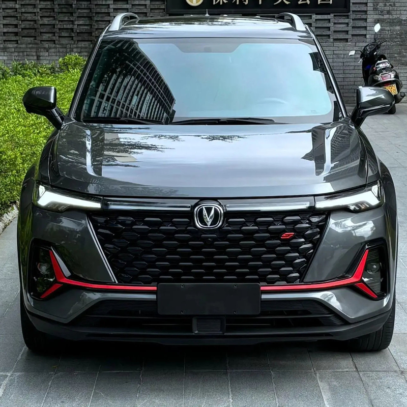 5ドア5シート ガソリンカーSUV チャンガン CS35プラス 販売ABS Yes タッチスクリーン Yes